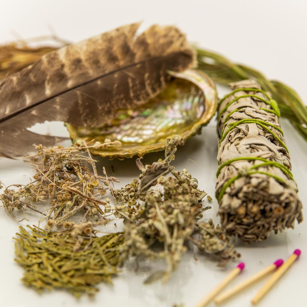 Buy high-quality natural Smudge Kits online in Canada from NeepSee Herbs, Teas, and Traditional Medicines.